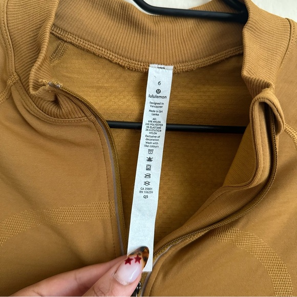 Lululemon Long Sleeve Top - Picture 4 of 6